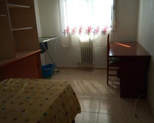#habitación Huesca Alquilo habitación para compartir piso propio, busco persona seria y responsable, hago contrato por escrito y los gastos están incluidos 